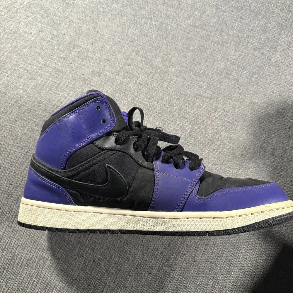 Jordan Air Jordan 1 Mid Mens 10.5 Purple Black Dark Concord 554724-019